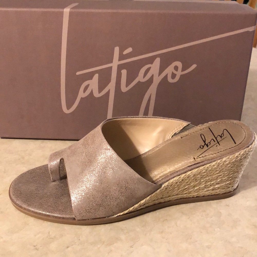 NIB Latigo Hadrea Wedge Sandals